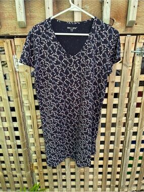 Navy V‑Neck Midi Dress with Pink Floral Chain Print